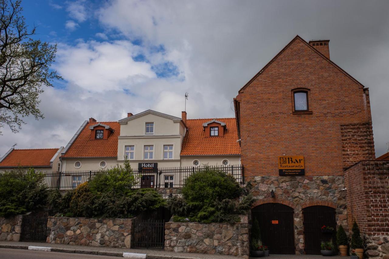 Hotel Przedzamcze 贾乌多沃 外观 照片