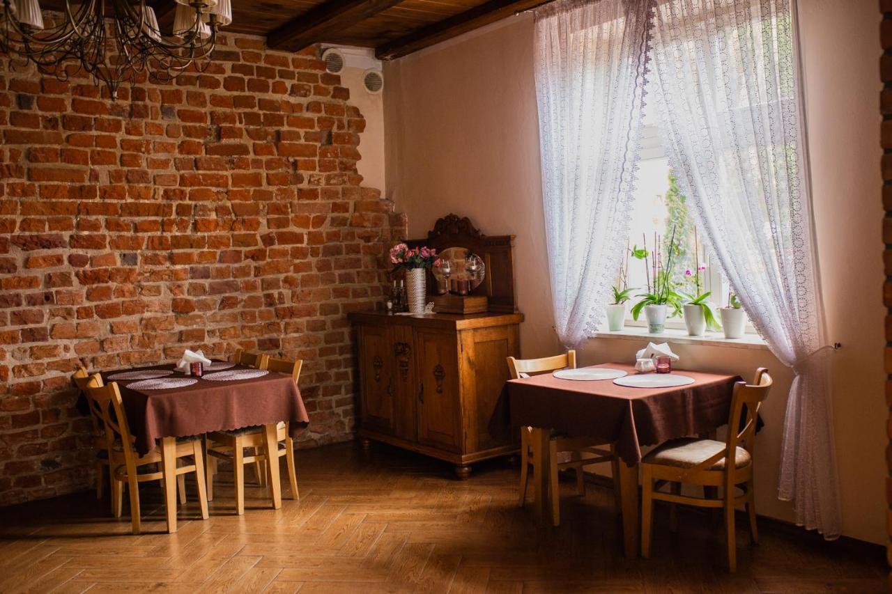 Hotel Przedzamcze 贾乌多沃 外观 照片