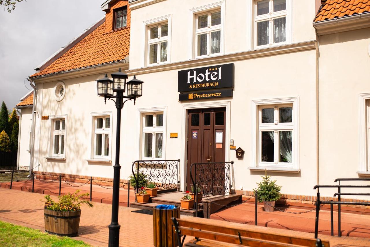 Hotel Przedzamcze 贾乌多沃 外观 照片