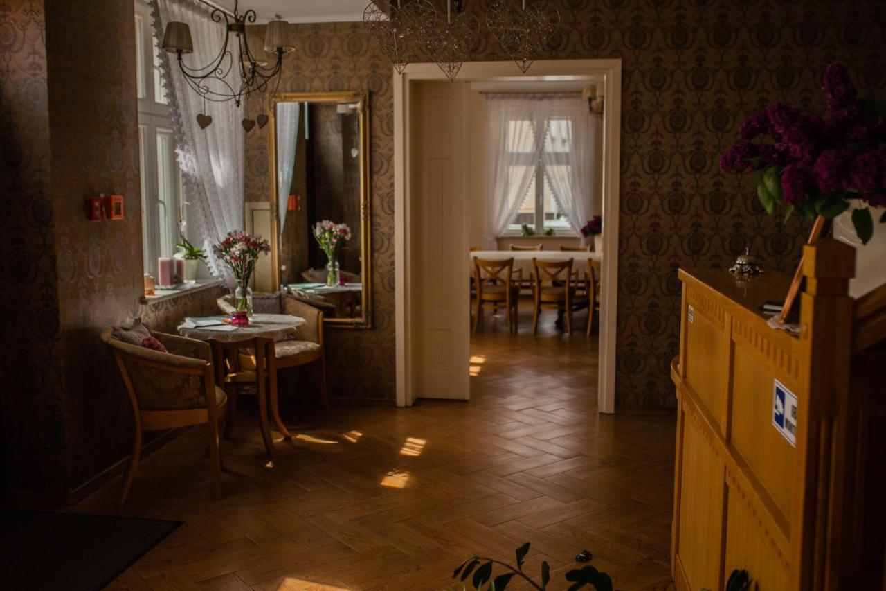 Hotel Przedzamcze 贾乌多沃 外观 照片