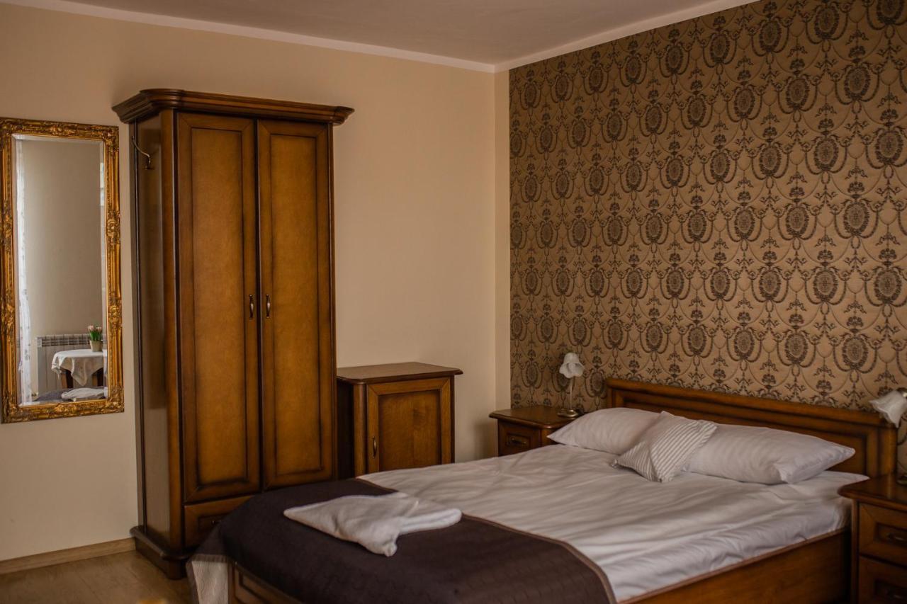 Hotel Przedzamcze 贾乌多沃 外观 照片