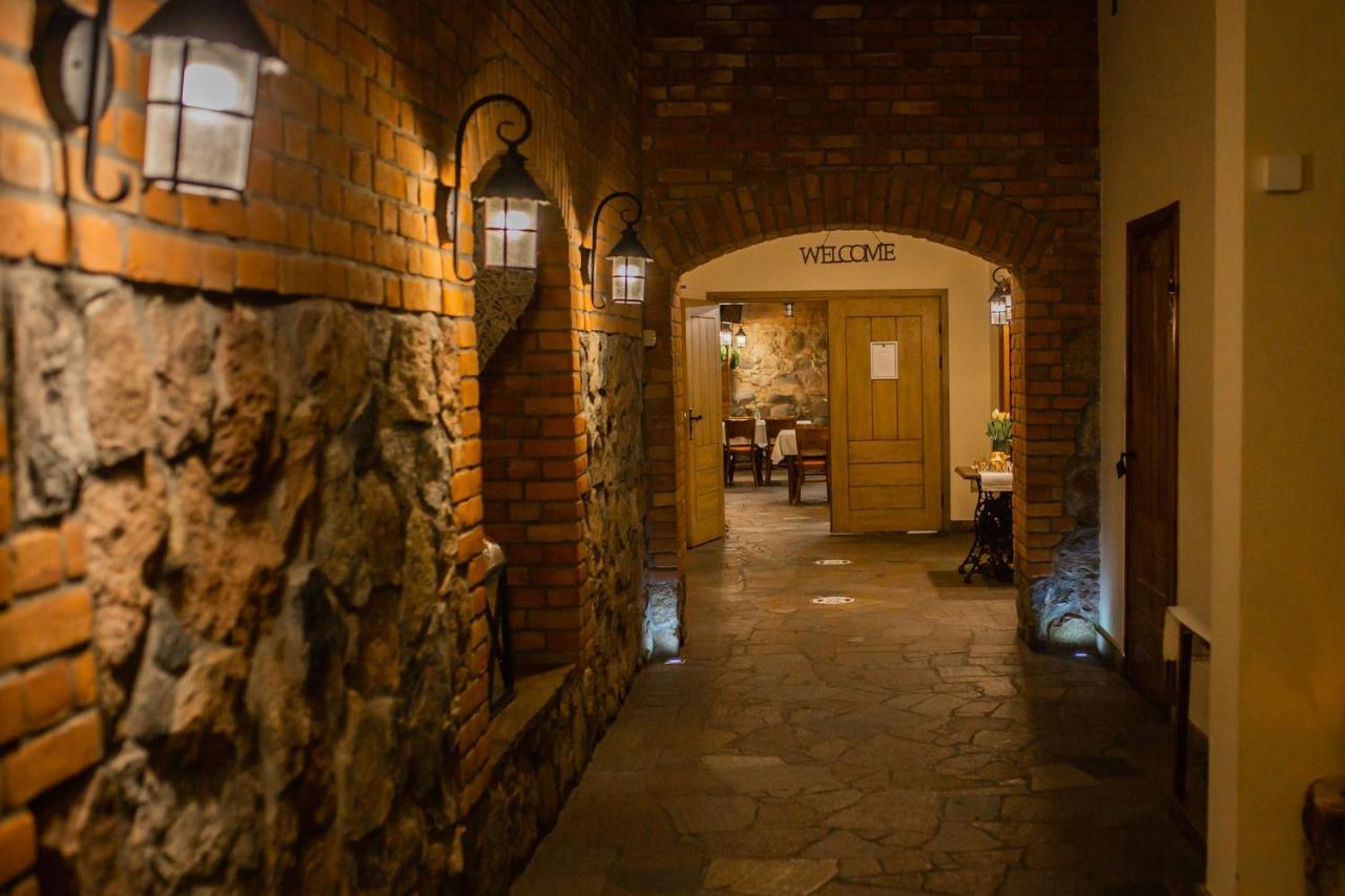 Hotel Przedzamcze 贾乌多沃 外观 照片