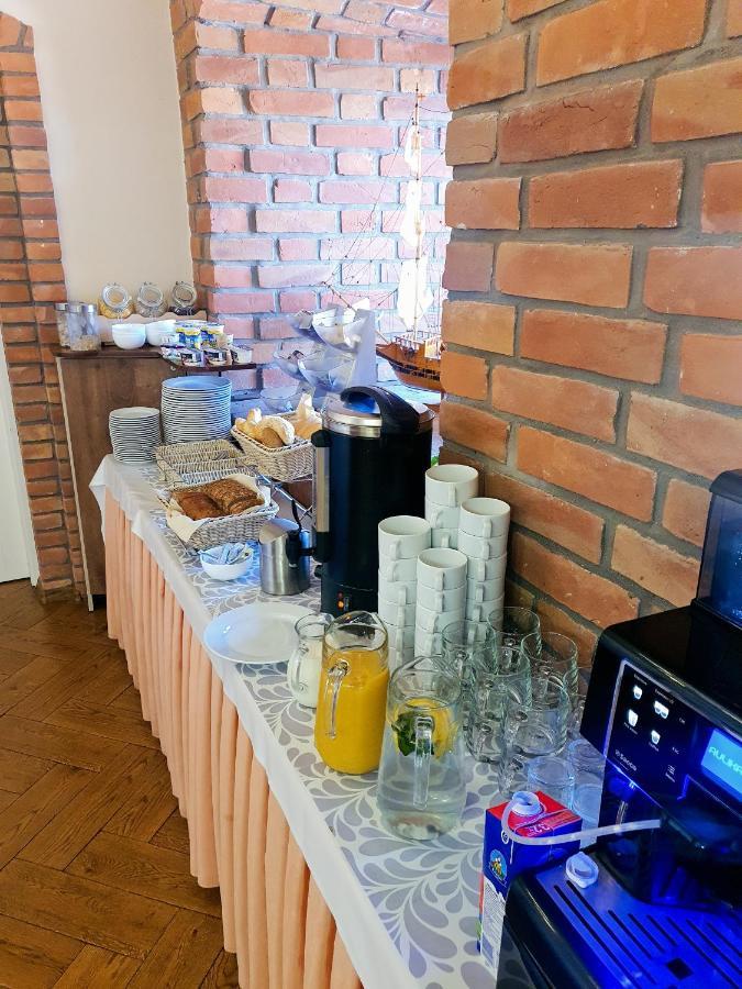 Hotel Przedzamcze 贾乌多沃 外观 照片